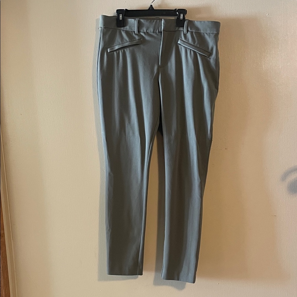 GAP Women's Gray Ankle Pants